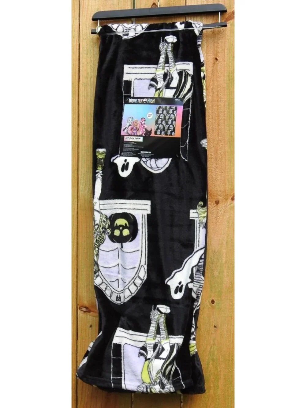 Monster High Halloween Throw Blanket 50x70 Soft Plush Goth Spooky Mattel New